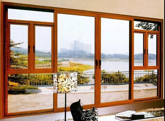 家里財(cái)運(yùn)只出不進(jìn)？跟客廳門窗風(fēng)水有大關(guān)系！